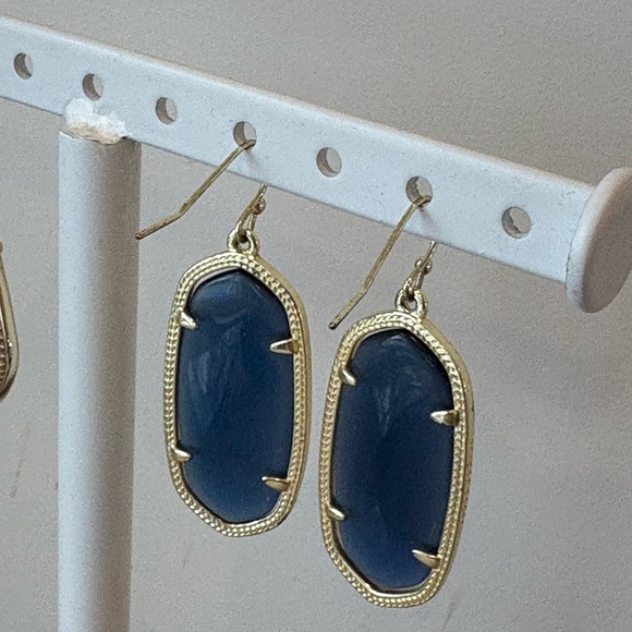 Kendra Scott Elle Gold Drop Earrings with Navy Blue Glass - Picture 4 of 4
